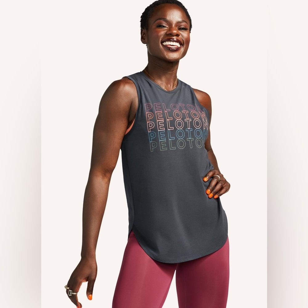 PELOTON  level up scoop tank .